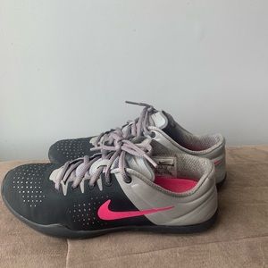 Womens Nike Sneakers Lightly Used